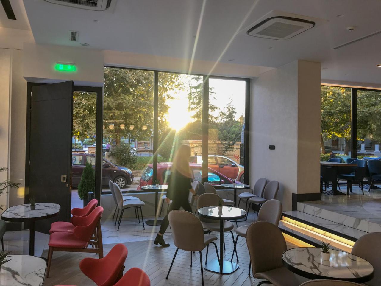 公园酒店 拉里萨 外观 照片